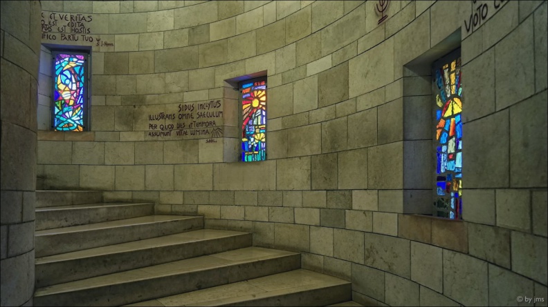 Nazareth-Verkuendigungsbasilika-Treppe-Fenster - Nazareth-Verkuendigungsbasilika-Treppe-Fenster.jpg Nazareth-Verkuendigungsbasilika-Treppe-Fenster.jpg