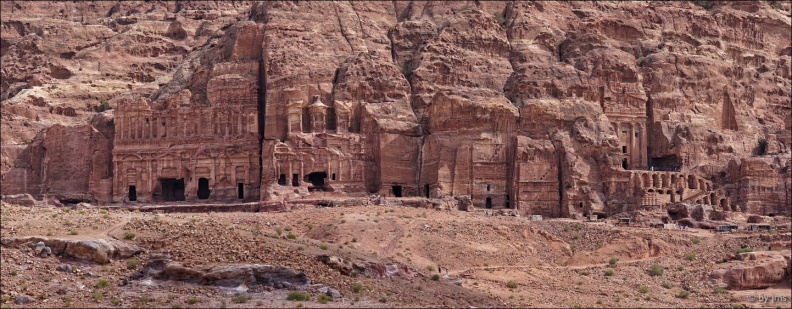 Israel und Jordanien Petra-Felshaeuser-Pano.jpg