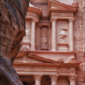 Petra-Schatzhaus-halb