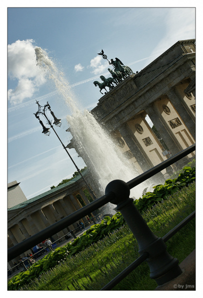 laterne wasser und tor