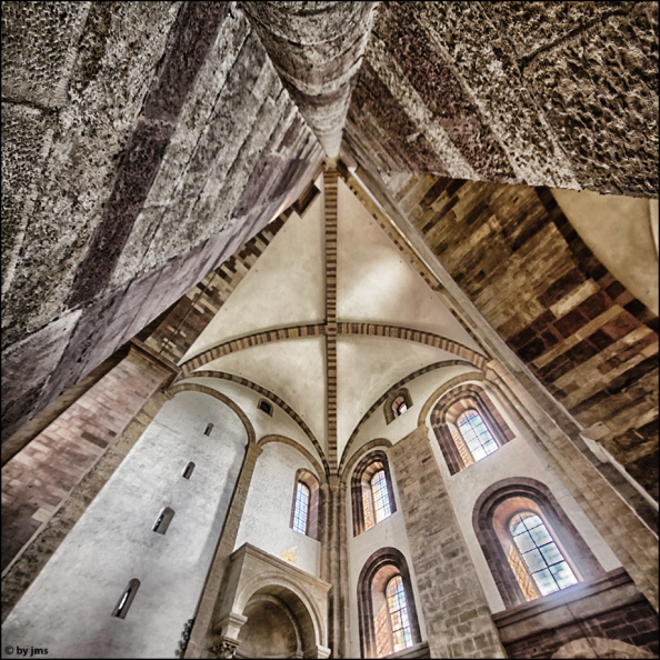 dom-in-der-ecke - dom-in-der-ecke.jpg dom-in-der-ecke.jpg